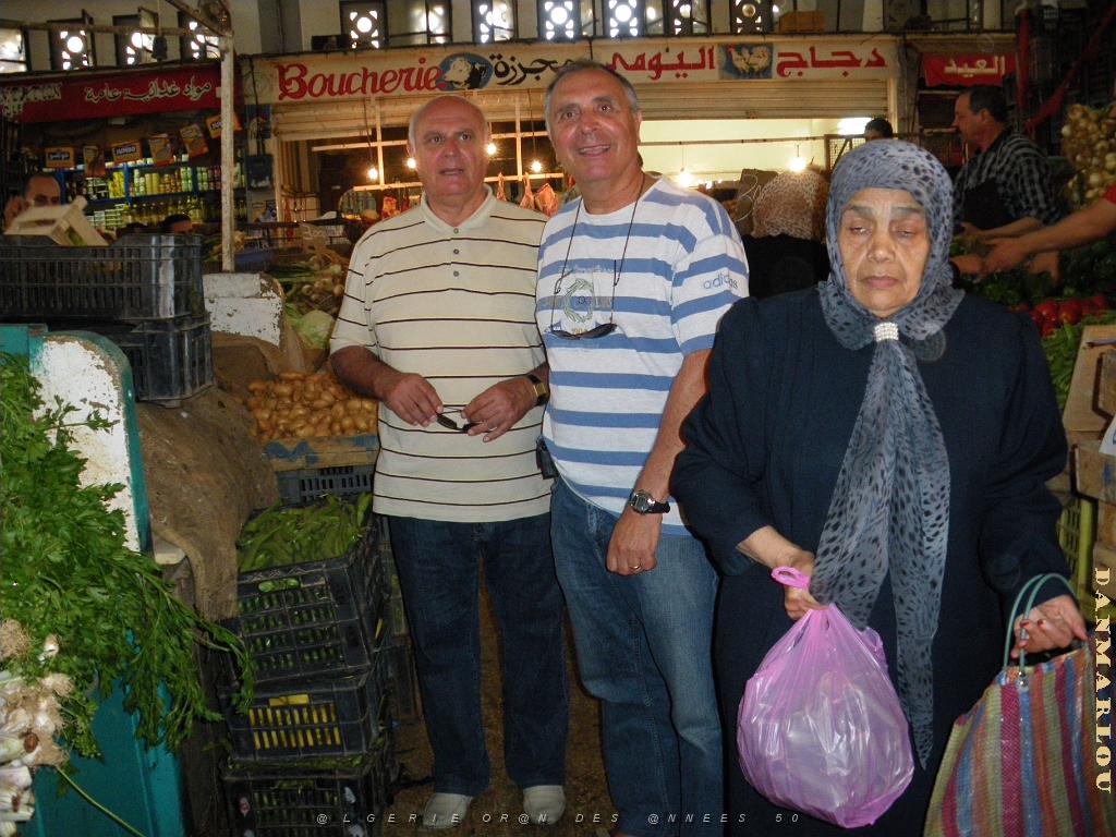 ORAN 2009 LE MARCHE DE LA GARE.JPG